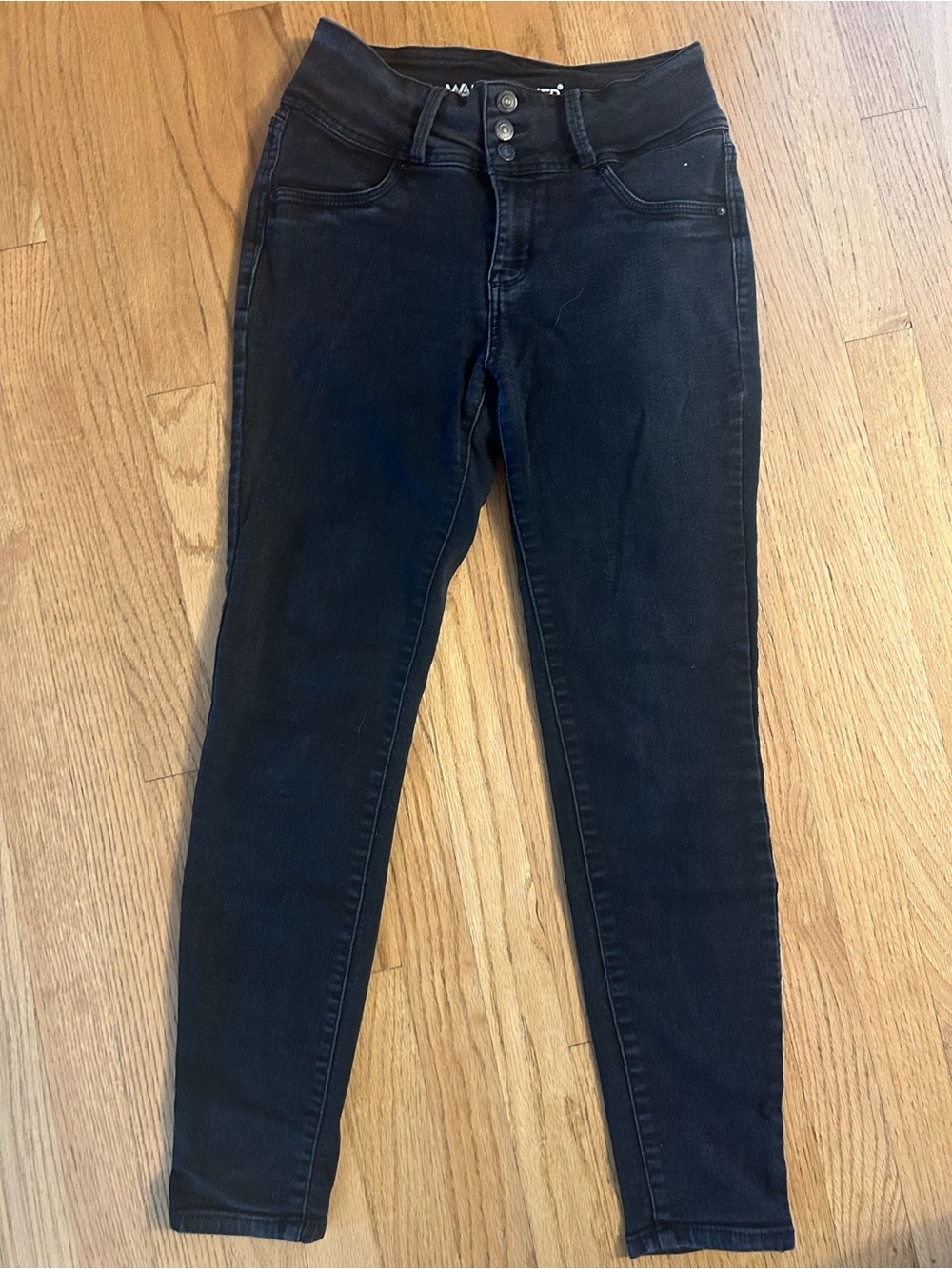 Wallflower Women's Skinny Jeans in Black